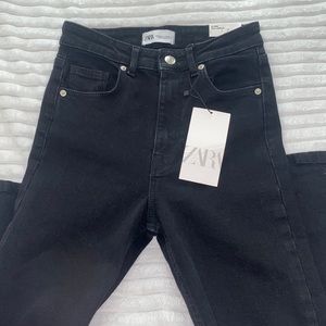 Zara NWT Black Hi-Rise Full Length split hem distressed jeans